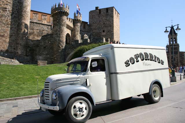 Empieza a ser una tradición; clásicos del transporte en Ponferrada.